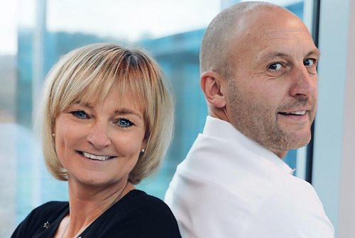 Behind the tissue: Melanie Kaufmann, Assistentin der Einkaufsleitung und Ralph Kaufmann, Head of Sales International Business WEPA Professional.